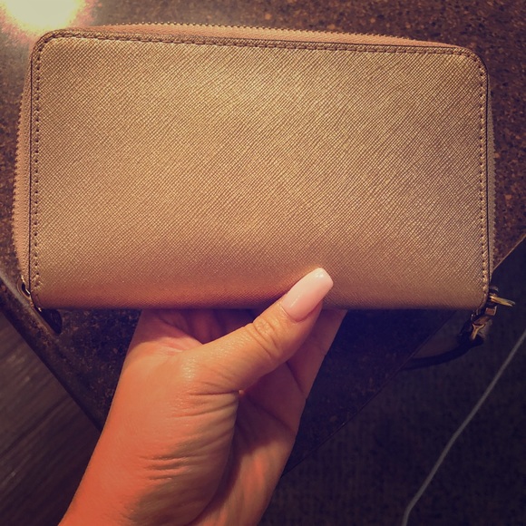 Gold Authentic MK Wallet - Picture 1 of 3